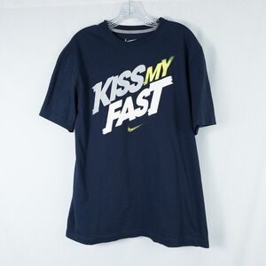 Nike Kiss My Fast Graphic Tee Regular Fit Cotton Mens Large Navy Blue Athleisure